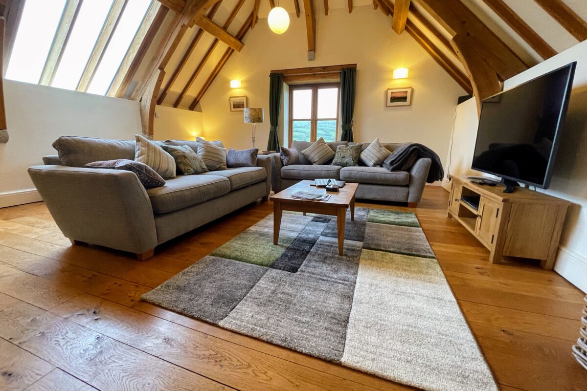 Oak Barn - Living Room