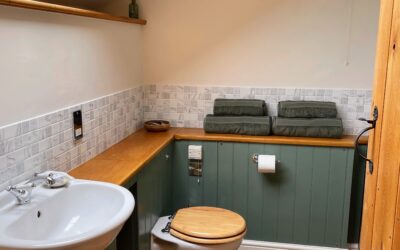 Widecombe Cottage - Bathroom